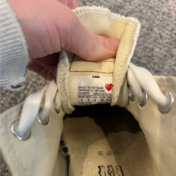 Converse x Comme des Garçons PLAY Chuck 70 Low Top - Picture 7 of 7